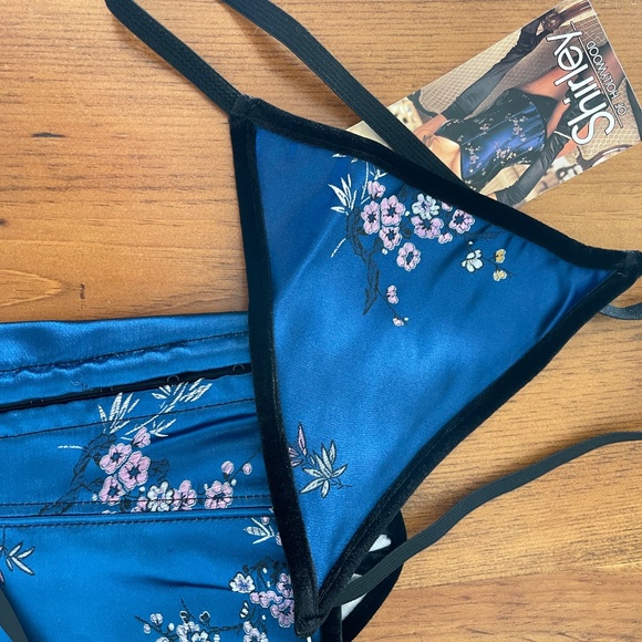 NWT: Blue Brocade Rear Lace Up Corset w/ Match Thong & Garter Belts - Picture 6 of 9